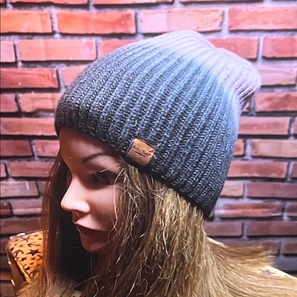 👒 Britt’s Knits Double Dip Beanie — Gray to Pink Gradient — One Size NWOT